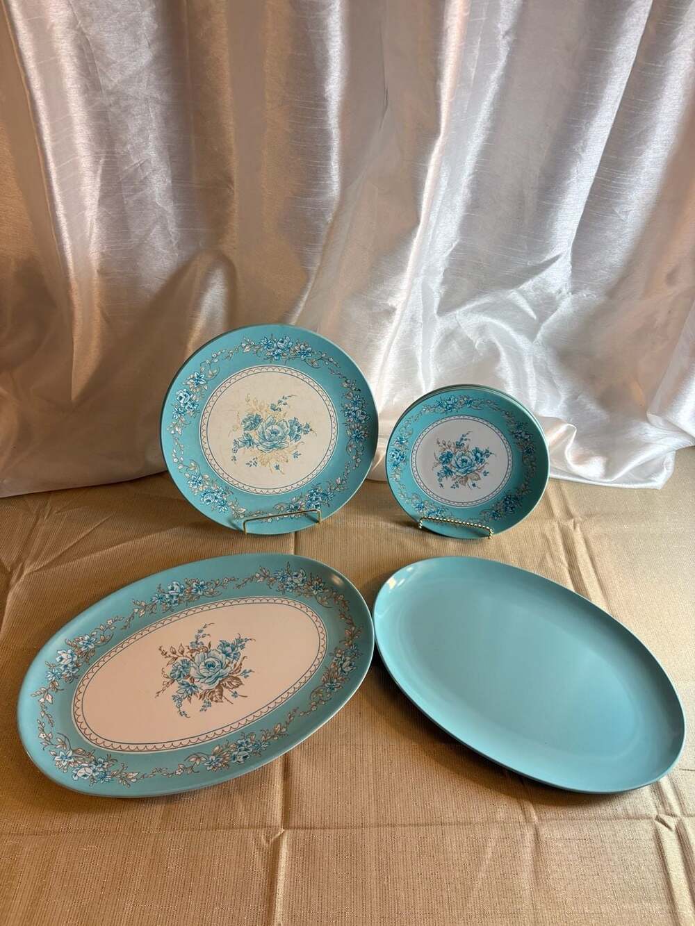 Vintage Melmac Mallo-Belle by Mallory Melamine Floral Dinnerware Set